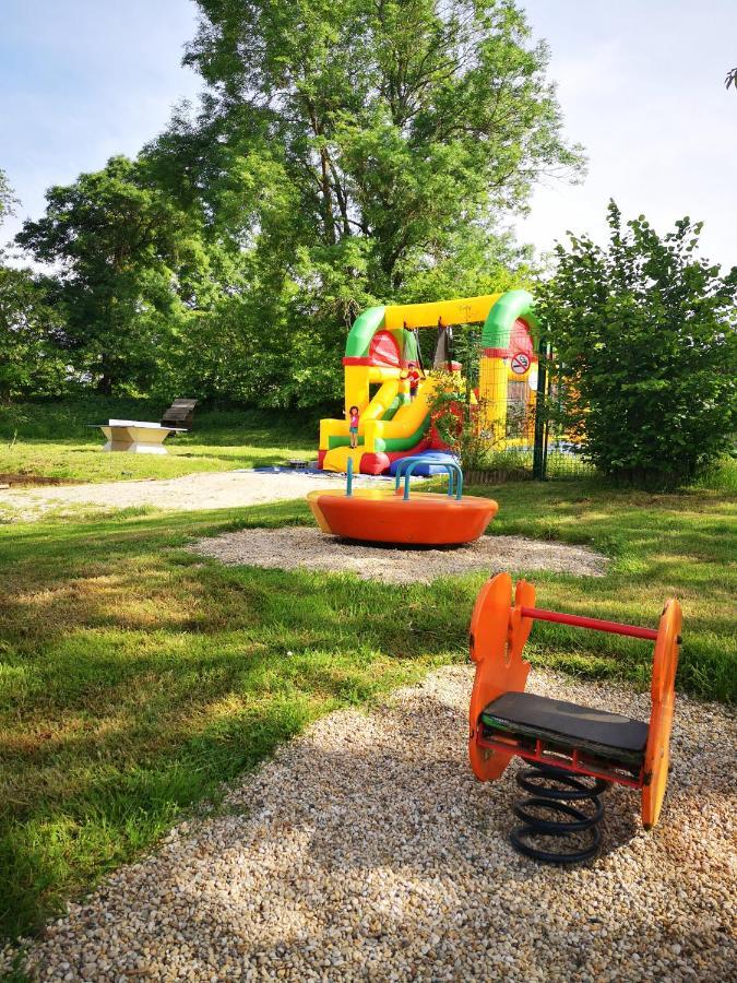Camping Domaine De Mepillat Saint-Nizier-le-Bouchoux Buitenkant foto